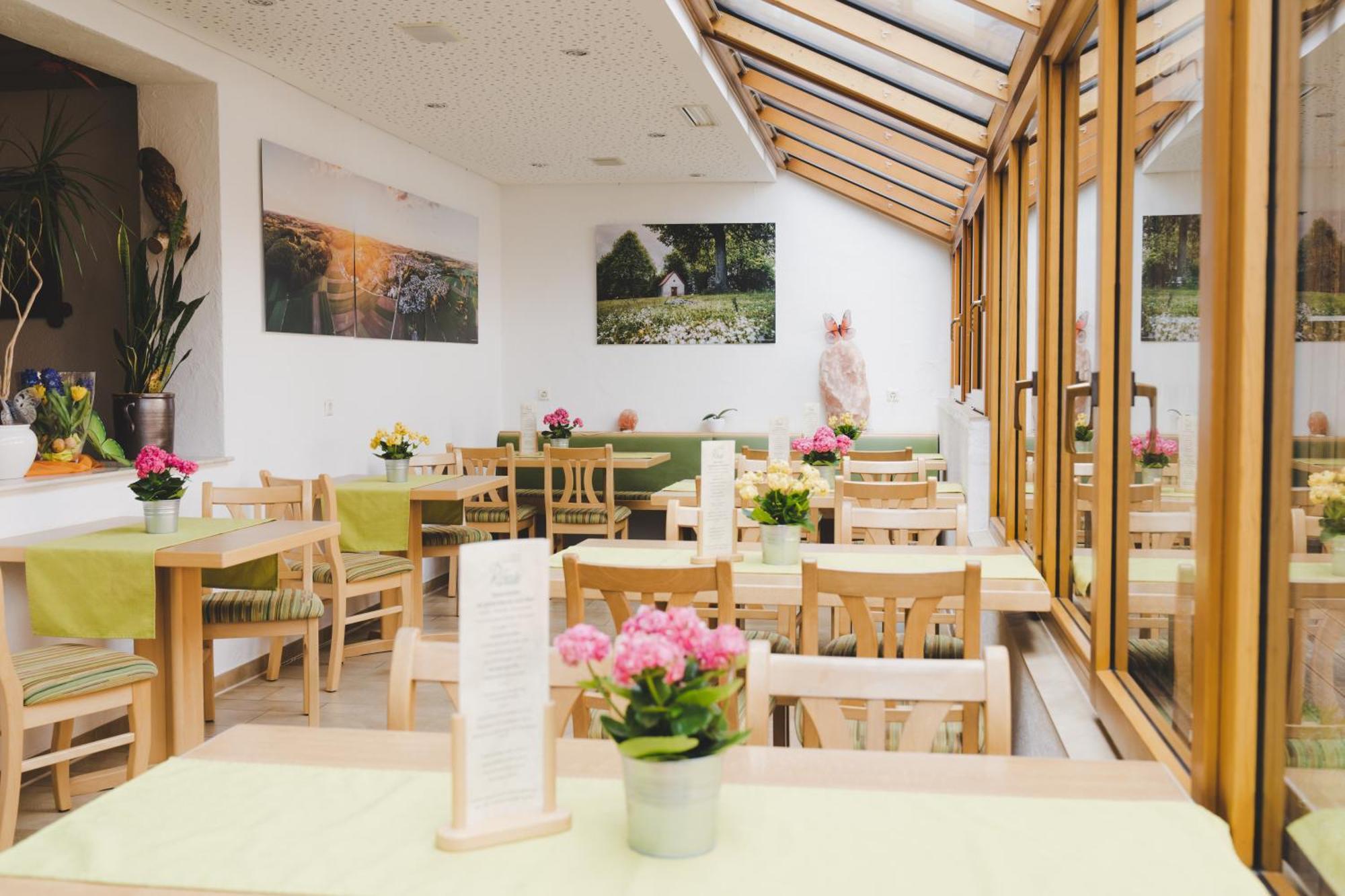 Hotel Gasthof Roessle Westerheim Exterior photo
